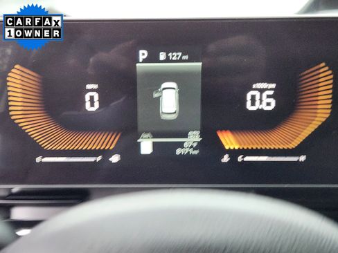 Used 2025 Kia Carnival image 10