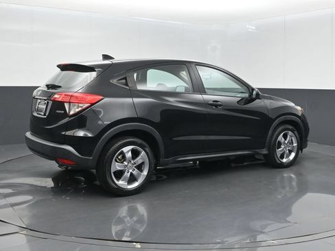 Certified 2022 Honda HR-V LX image 8