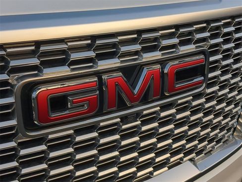 Certified 2022 GMC Yukon Denali image 35