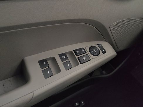 Used 2020 Hyundai Elantra SE FWD image 27