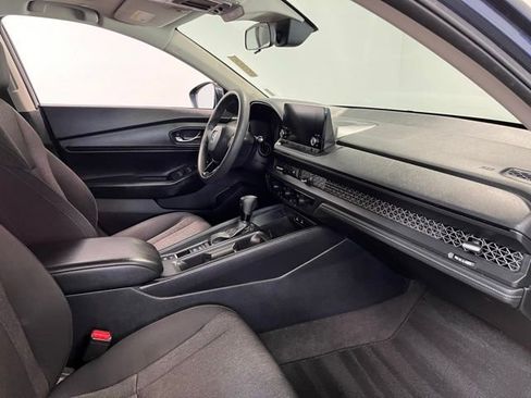 Used 2024 Honda Accord EX image 11