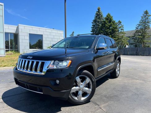 Used 2013 Jeep Grand Cherokee Overland w/ Advance Technology Group AWD/4WD image 2
