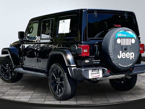 Certified 2025 Jeep Wrangler Unlimited Sahara AWD/4WD image 3