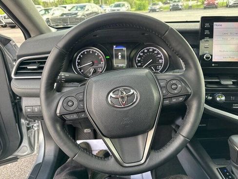 Used 2021 Toyota Camry SE w/ Cold Weather Package image 19