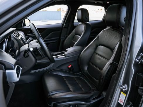 Used 2017 Jaguar F-PACE Prestige image 18