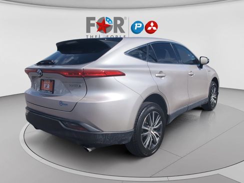 Used 2021 Toyota Venza LE AWD/4WD image 5