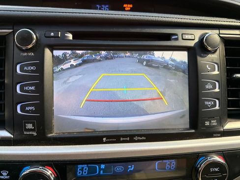 Used 2016 Toyota Highlander Limited Platinum AWD/4WD image 16