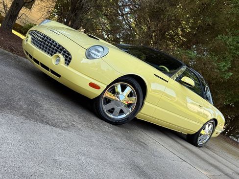 Used 2002 Ford Thunderbird image 4