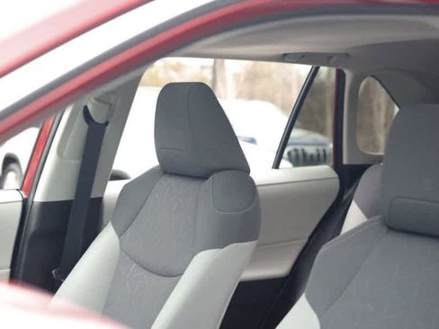 Used 2023 Toyota RAV4 XLE image 24