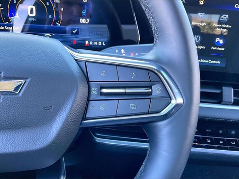 Used 2025 Chevrolet Equinox LT w/ Convenience Package II image 19