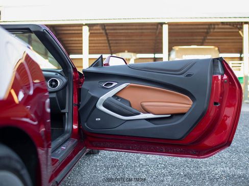 Used 2021 Chevrolet Camaro SS image 38