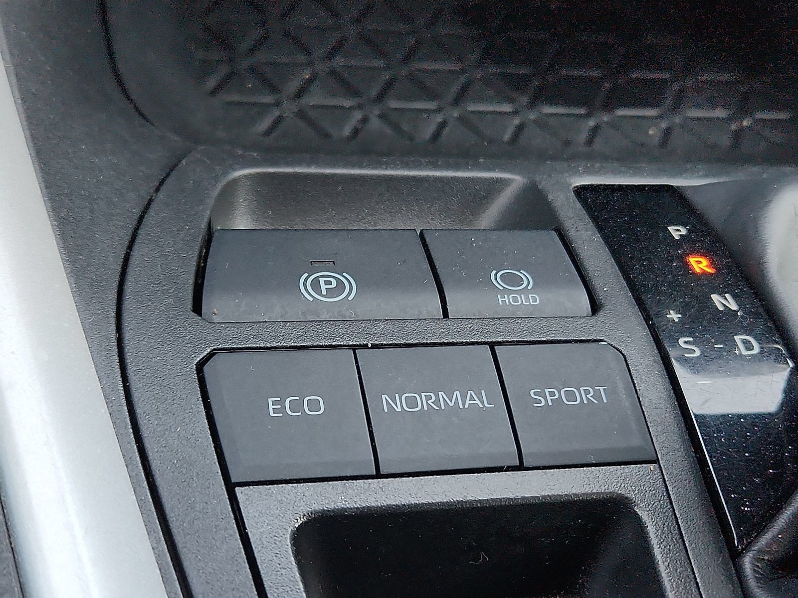 Used 2024 Toyota RAV4 XLE w/ Convenience Package FWD image 11