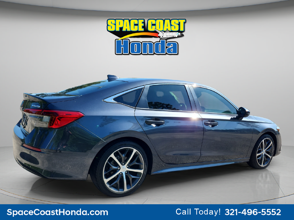 Used 2024 Honda Civic Touring image 3