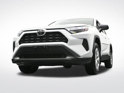 Used 2023 Toyota RAV4 LE AWD/4WD image 30