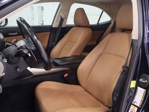 Used 2018 Lexus IS 300 AWD w/ Comfort Package image 11