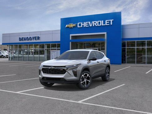 New 2026 Chevrolet Trax RS w/ Sunroof Package FWD image 8