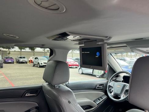 Used 2015 Chevrolet Suburban LT w/ Luxury Package image 12