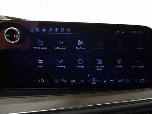 Used 2025 Chevrolet Suburban High Country image 15