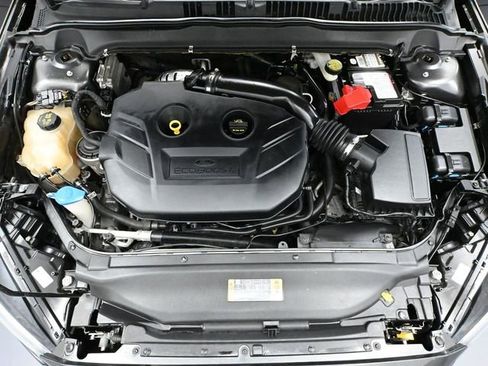 Used 2016 Ford Fusion SE w/ Equipment Group 201A image 44