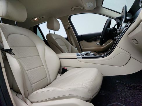 Used 2016 Mercedes-Benz GLC 300 image 26