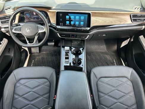 Used 2024 Volkswagen Atlas SE FWD image 14