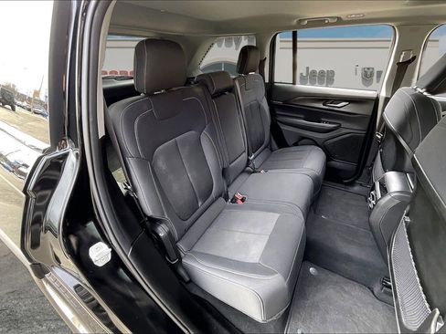 Certified 2023 Jeep Grand Cherokee Laredo image 25