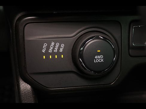 Certified 2023 Jeep Renegade Latitude AWD/4WD image 10