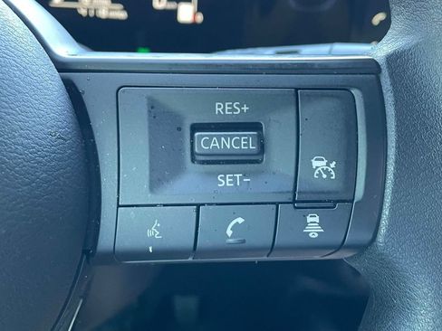 Used 2025 Nissan Kicks SV FWD image 30