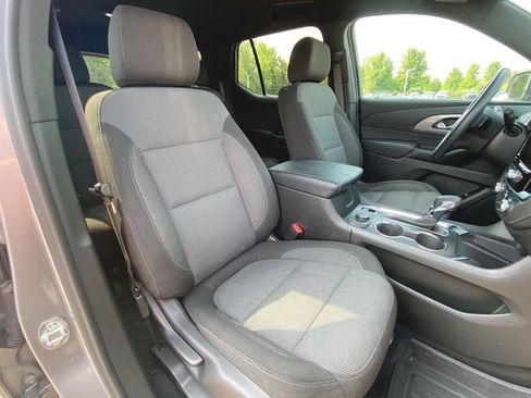 Used 2023 Chevrolet Traverse LT FWD image 26