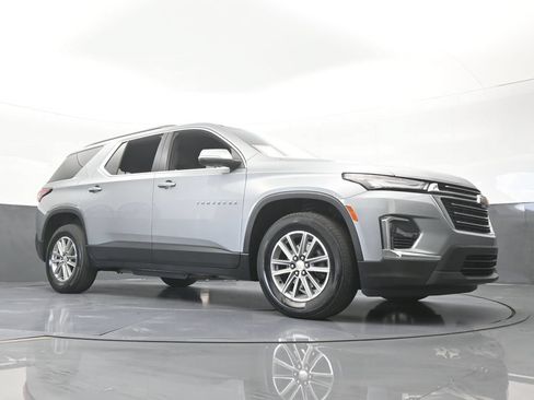 Used 2023 Chevrolet Traverse LT FWD image 65