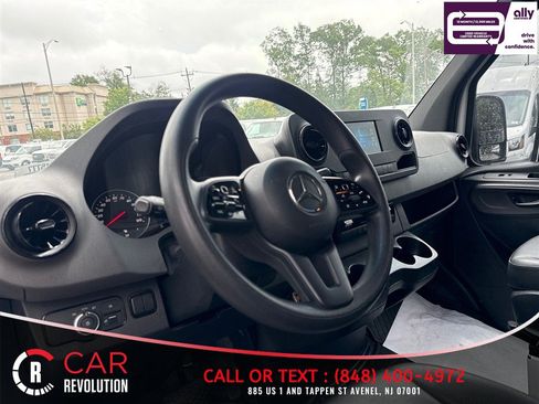 Used 2021 Mercedes-Benz Sprinter 2500 image 9