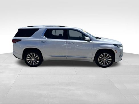 Used 2023 Chevrolet Traverse Premier w/ LPO, Floor Liner Package AWD/4WD image 8