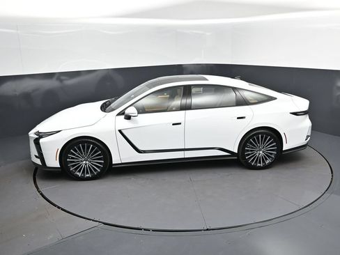 New 2026 Lexus ES 350e FWD image 30