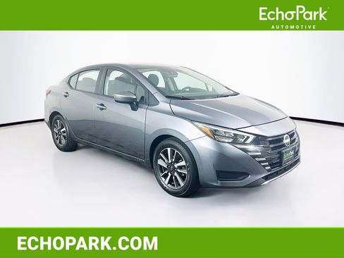 Used 2025 Nissan Versa SV FWD image 1