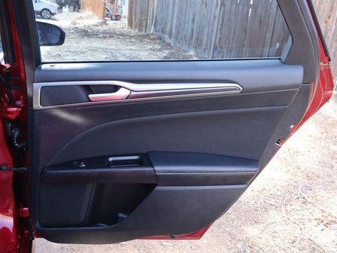 Used 2017 Ford Fusion SE w/ Equipment Group 201A image 25