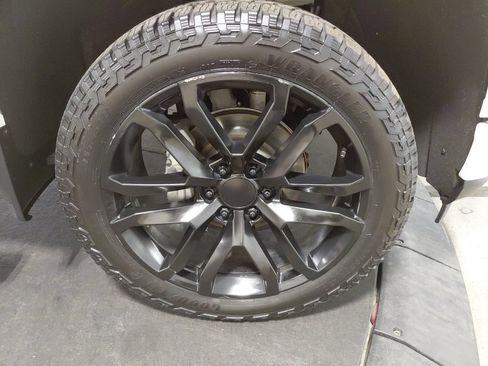Certified 2020 Chevrolet Silverado 1500 RST AWD/4WD image 34