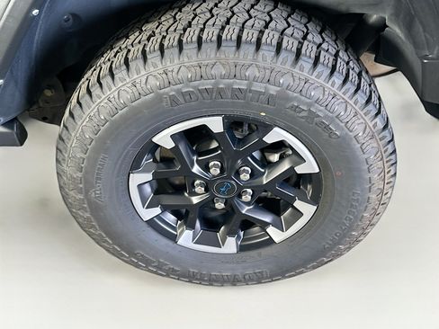 Used 2024 Jeep Wrangler Unlimited Rubicon 4xe AWD/4WD image 11