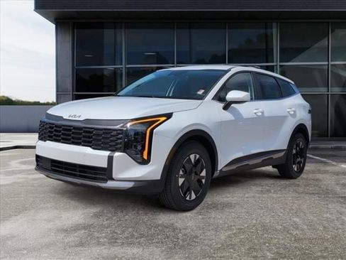 New 2026 Kia Sportage LX image 4