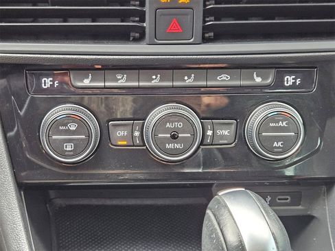 Used 2020 Volkswagen Jetta SE image 20