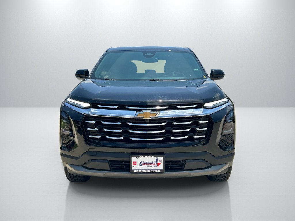 Used 2026 Chevrolet Equinox LT FWD image 2