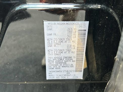 Used 2025 Nissan Pathfinder Platinum FWD image 34