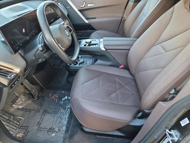 Certified 2024 BMW iX xDrive50 w/ Premium Package AWD/4WD image 17