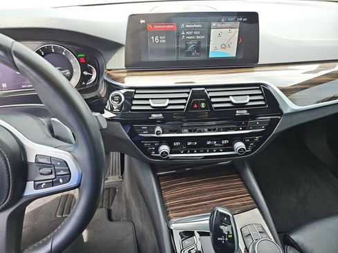 Used 2019 BMW 540i w/ Convenience Package image 22