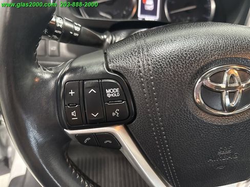 Used 2018 Toyota Highlander XLE image 21