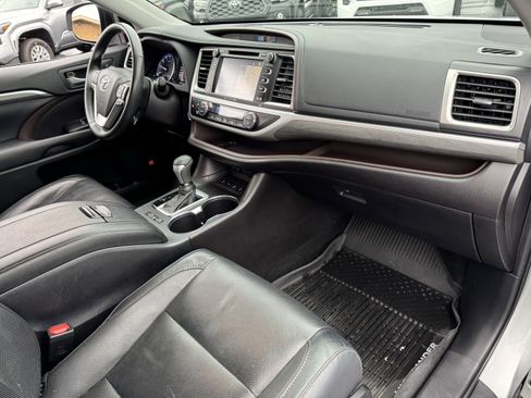 Used 2019 Toyota Highlander Limited image 45