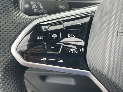 Used 2022 Volkswagen Tiguan SEL R-Line AWD/4WD image 20