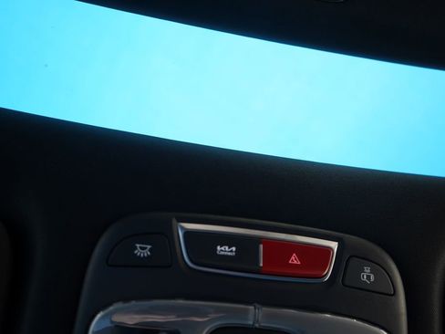 Used 2024 Kia Telluride EX w/ EX Captain's Chair Package image 36