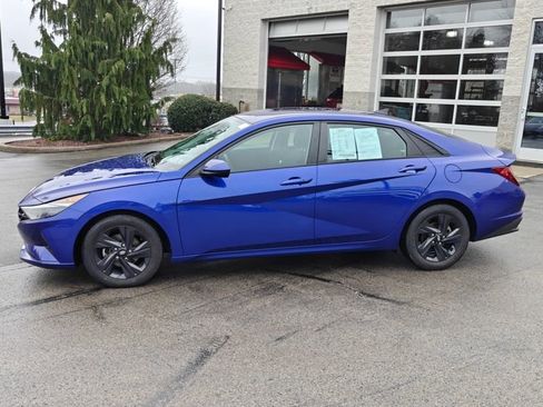 Used 2022 Hyundai Elantra SEL w/ Cargo Package image 8