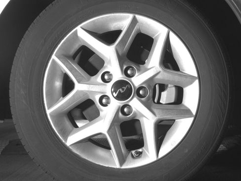 Used 2025 Kia Soul LX w/ LX Technology Package FWD image 13