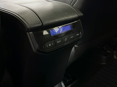 Used 2020 Toyota Highlander Limited image 28